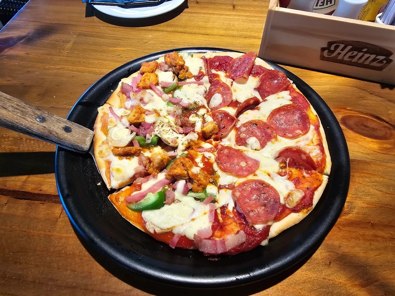Al Fresco’s pizzas boast bold American-Mexican flavors